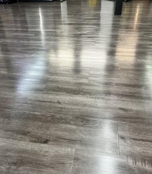 Glossy vinyl floor after professional floor care